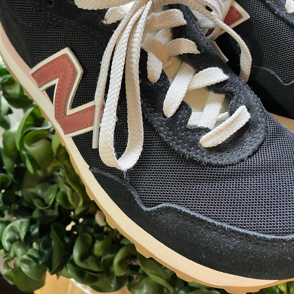 New Balance 515 Women's Black and Mauve Sneakers Sz. 8.5 Women’s Athletic Shoes - Picture 13 of 16